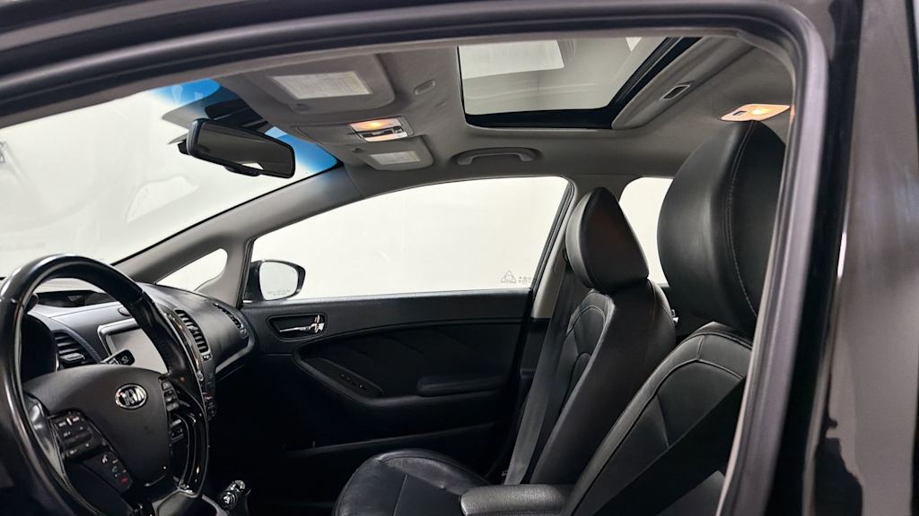 Thumbnail: 2017 Kia Forte - 11