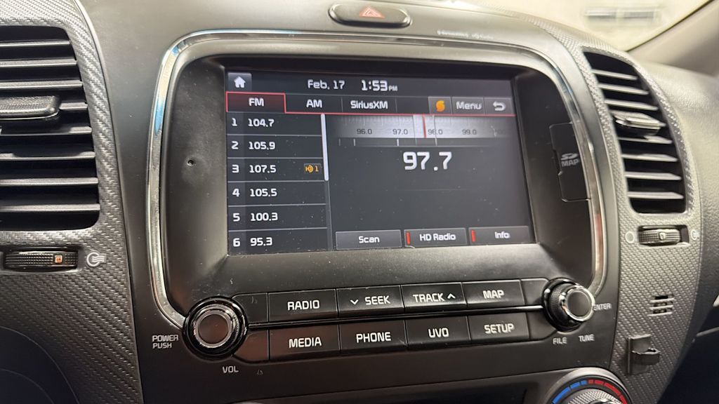 Thumbnail: 2017 Kia Forte - 15