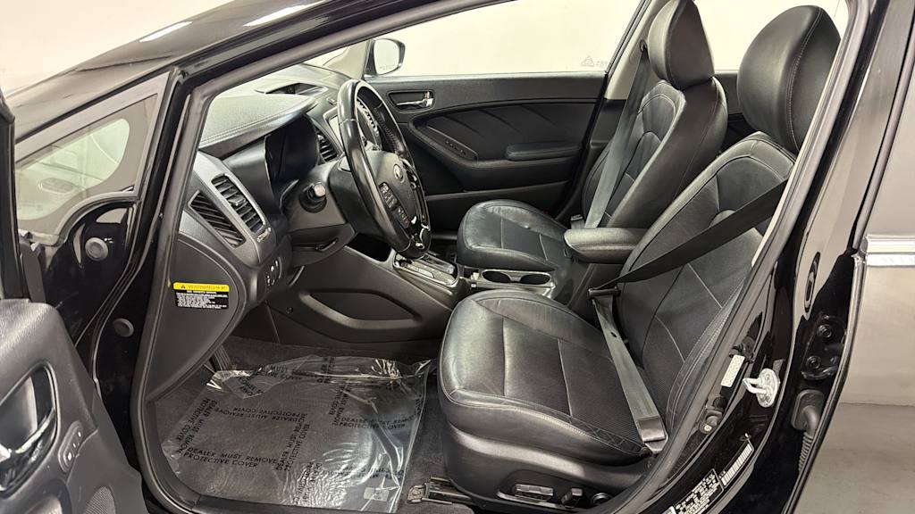 Thumbnail: 2017 Kia Forte - 10