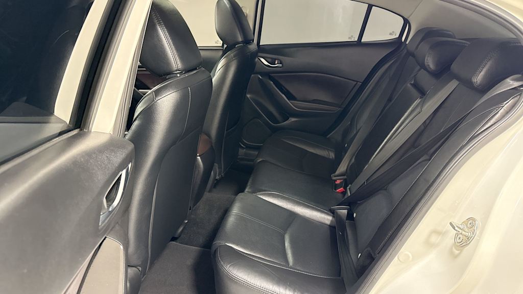 2018 Mazda Mazda3 i Grand Touring 12