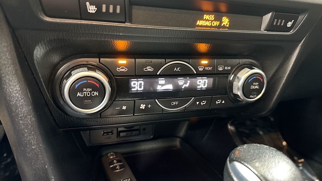 2018 Mazda Mazda3 i Grand Touring 28