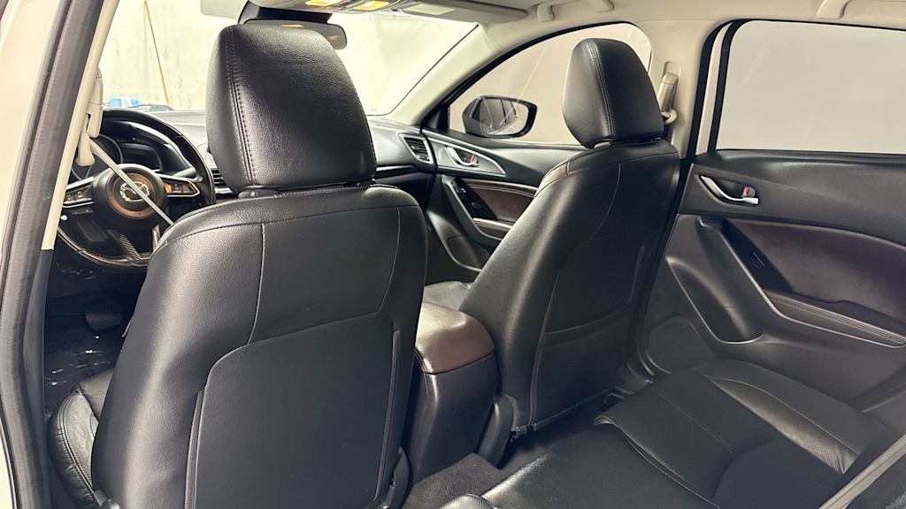 2018 Mazda Mazda3 i Grand Touring 30