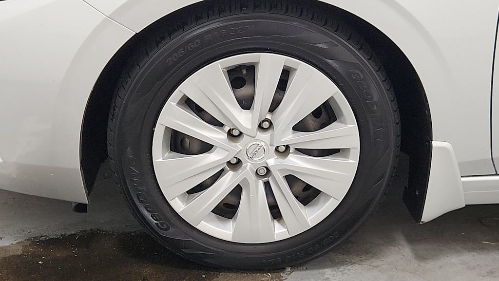 Thumbnail: 2020 Nissan Sentra - 6