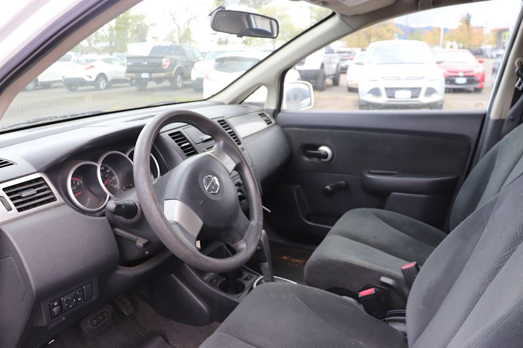 2011 Nissan Versa S 2