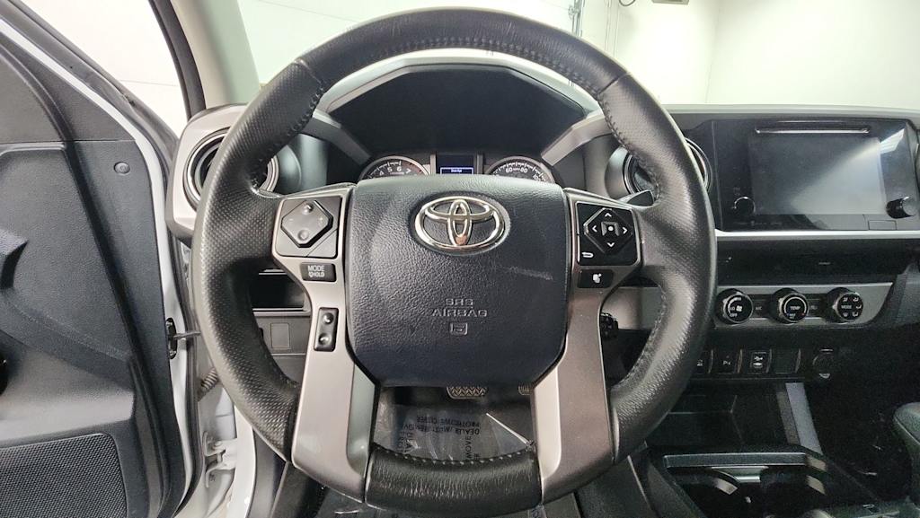 Thumbnail: 2017 Toyota Tacoma - 8