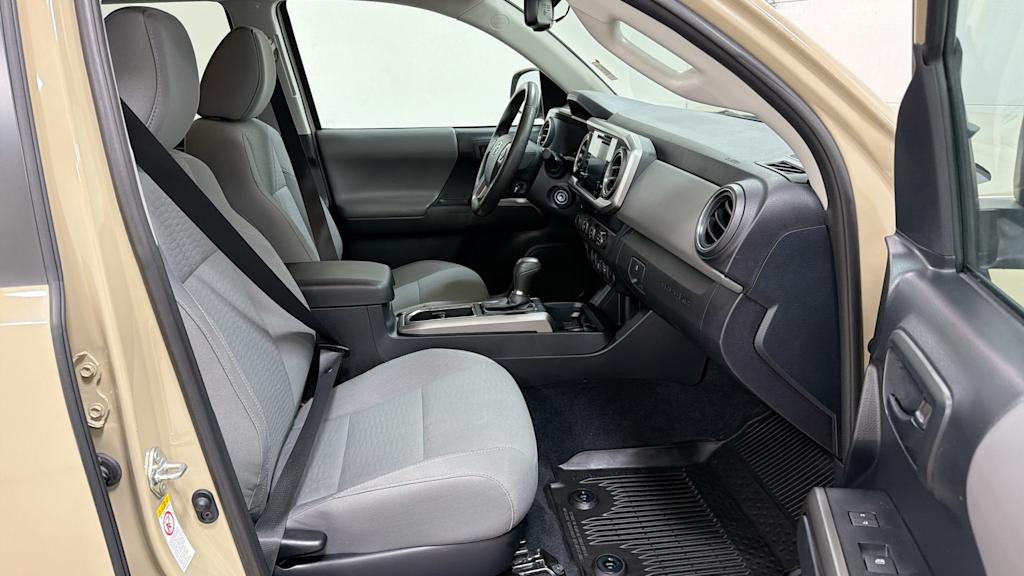 Thumbnail: 2019 Toyota Tacoma - 30