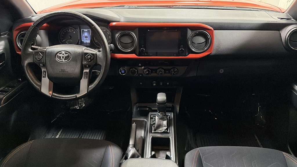 Thumbnail: 2018 Toyota Tacoma - 12
