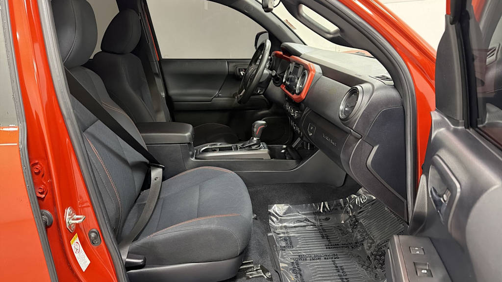 Thumbnail: 2018 Toyota Tacoma - 31