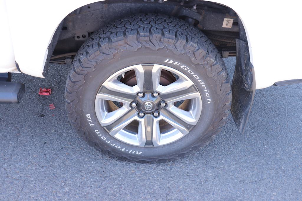 Thumbnail: 2017 Toyota Tacoma - 7