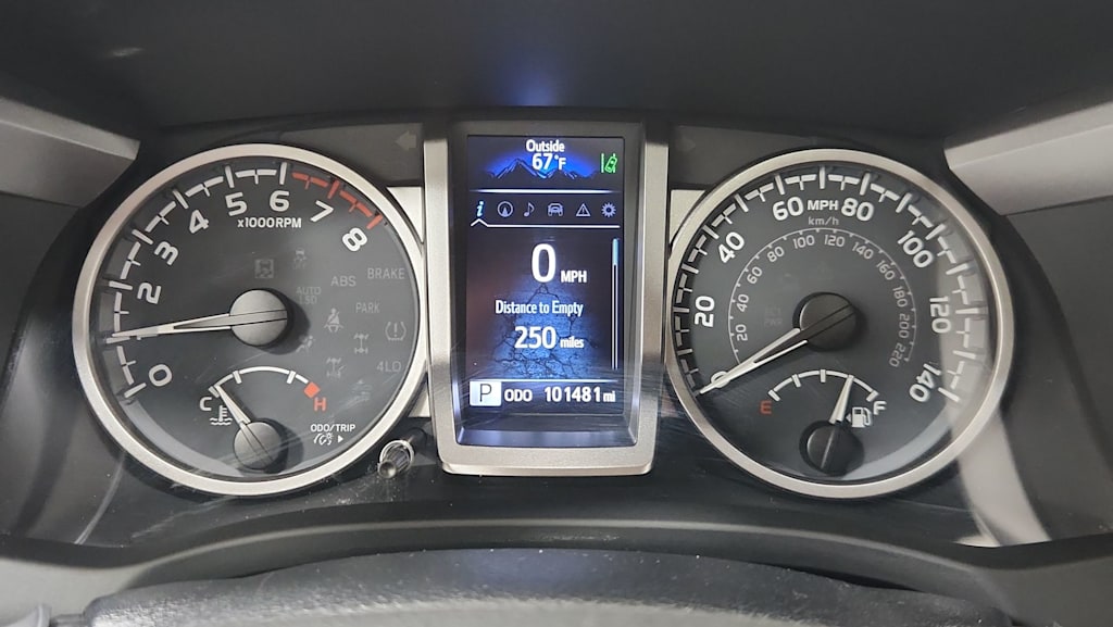 Thumbnail: 2023 Toyota Tacoma - 15