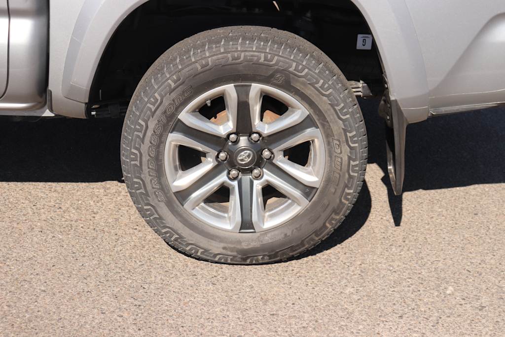 Thumbnail: 2016 Toyota Tacoma - 7