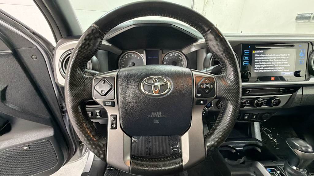 Thumbnail: 2016 Toyota Tacoma - 9