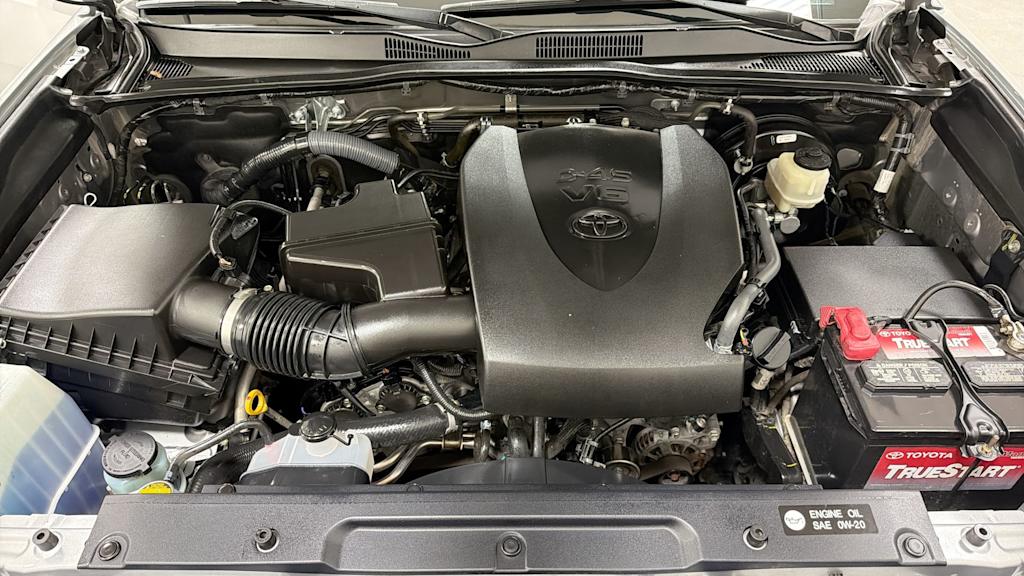 Thumbnail: 2016 Toyota Tacoma - 8