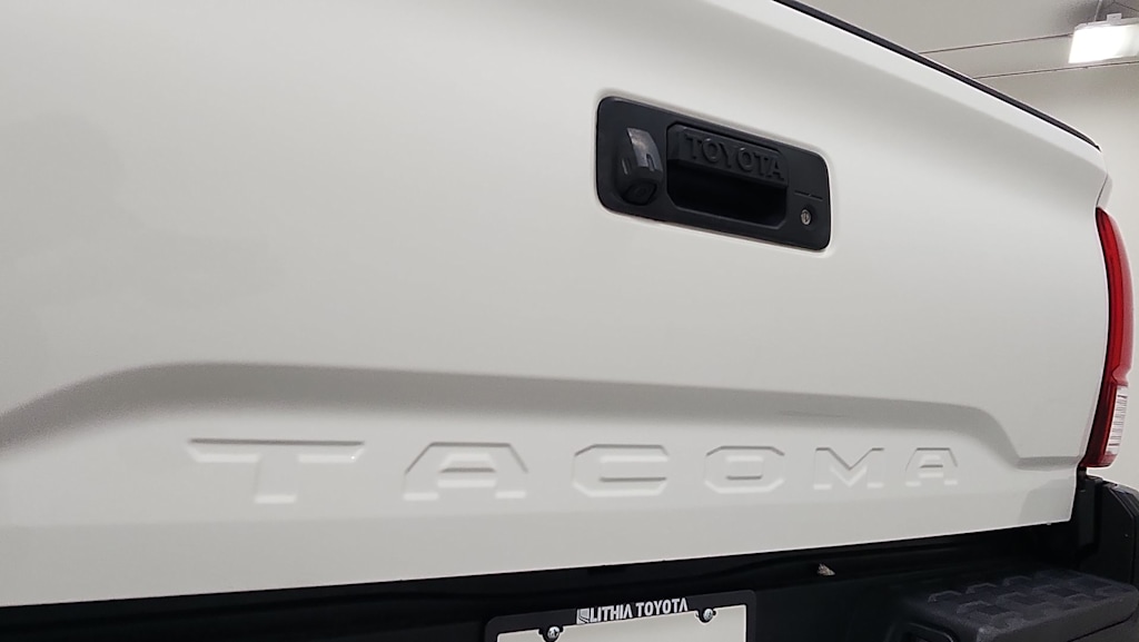 Thumbnail: 2022 Toyota Tacoma - 27