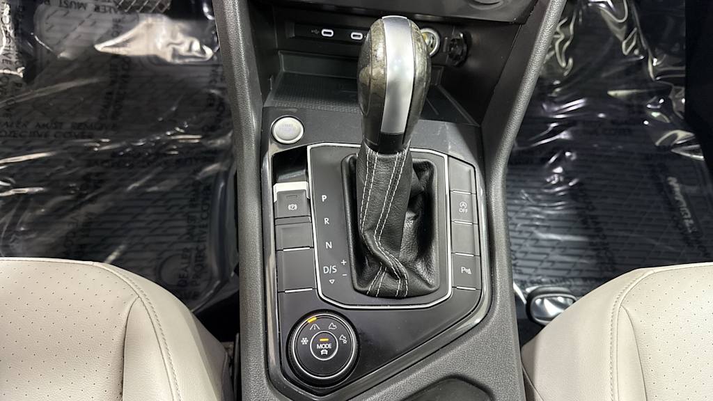 Thumbnail: 2021 Volkswagen Tiguan - 16