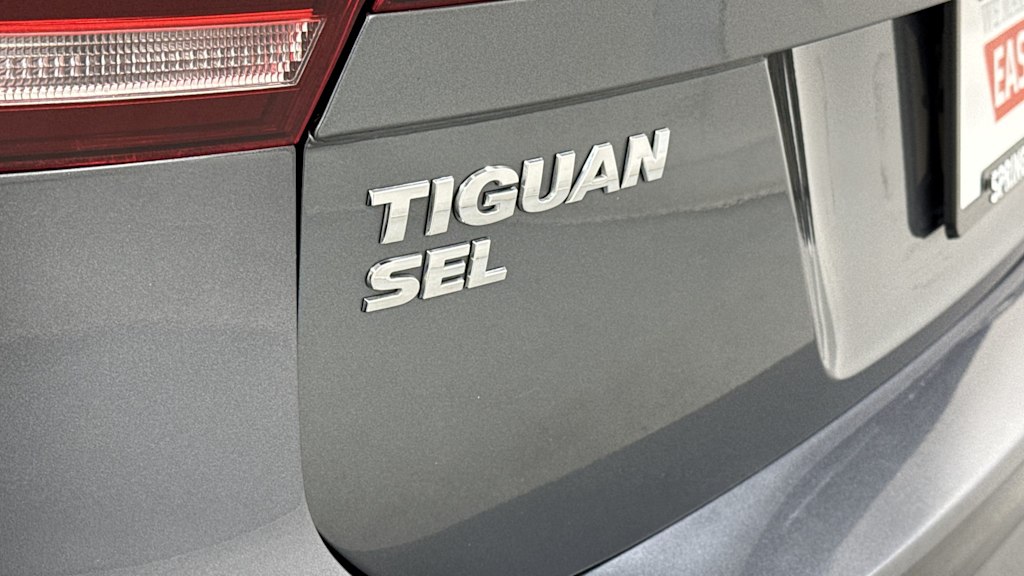 Thumbnail: 2021 Volkswagen Tiguan - 7