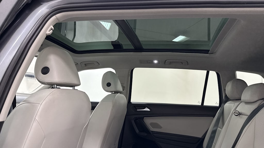 Thumbnail: 2021 Volkswagen Tiguan - 30