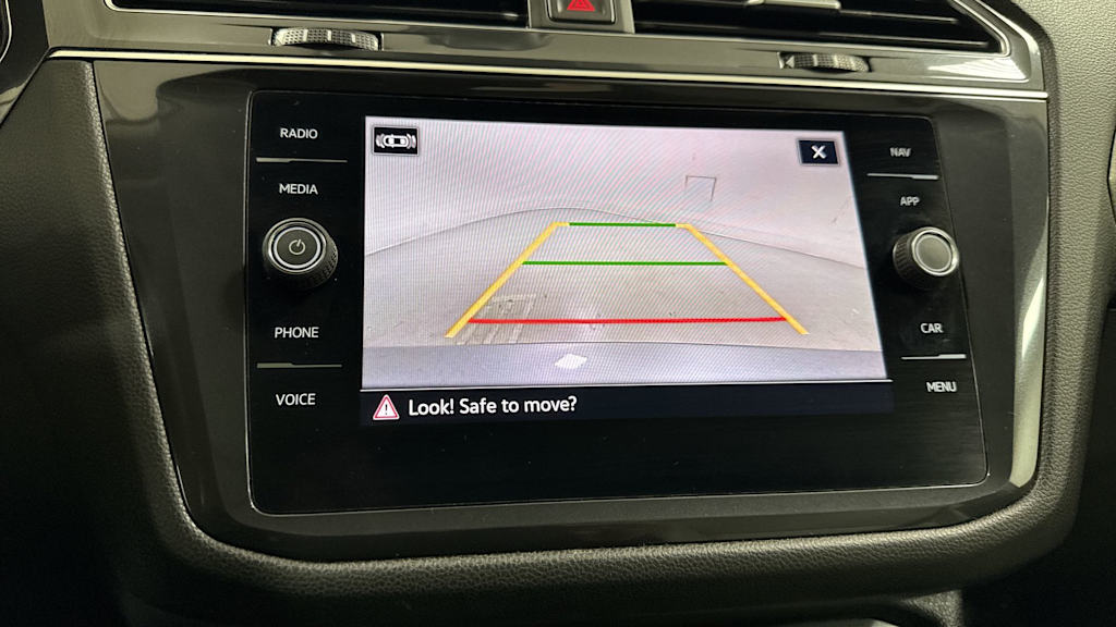 Thumbnail: 2021 Volkswagen Tiguan - 27