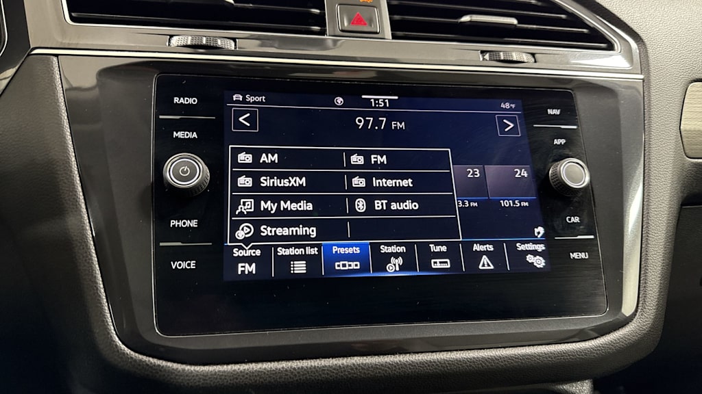 Thumbnail: 2021 Volkswagen Tiguan - 15