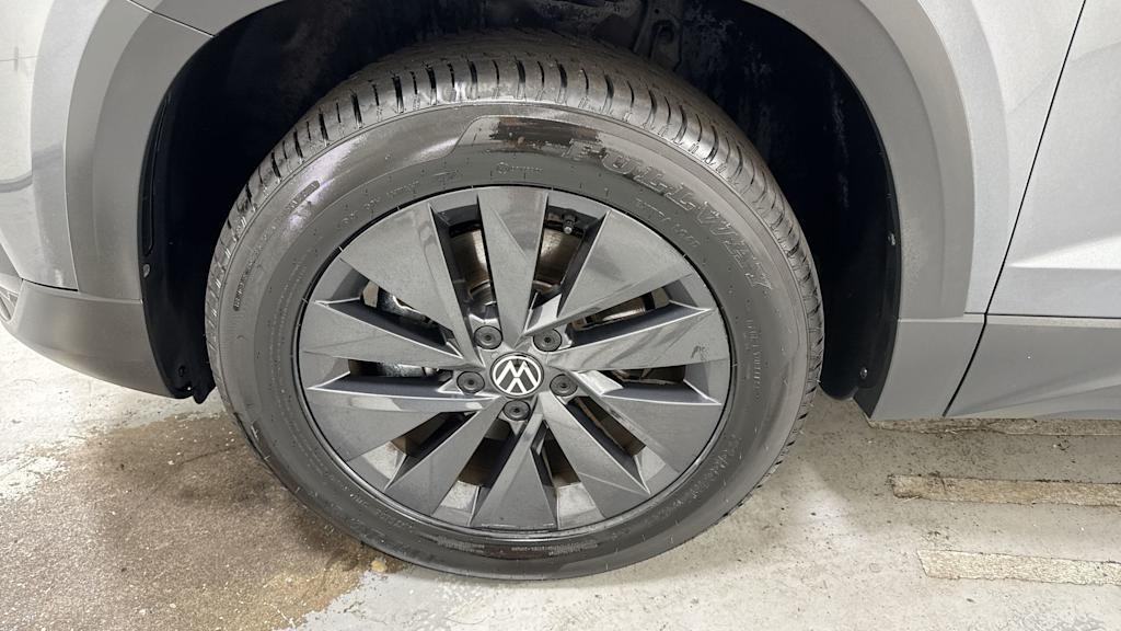 Thumbnail: 2022 Volkswagen Taos - 8