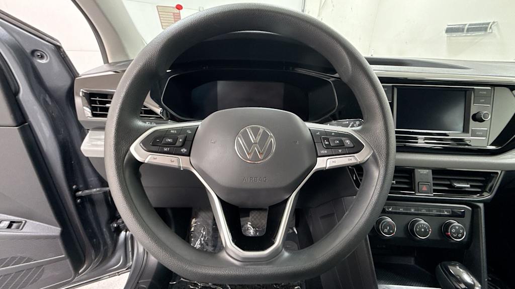 Thumbnail: 2022 Volkswagen Taos - 10