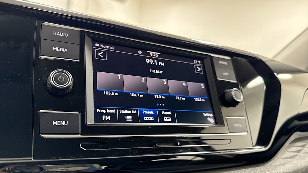 Thumbnail: 2022 Volkswagen Taos - 26