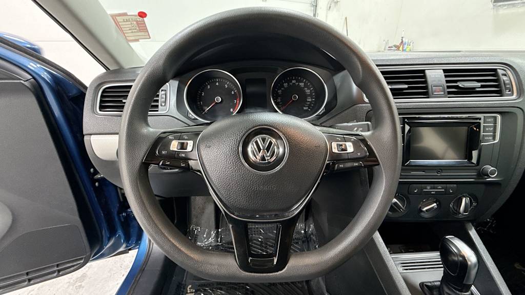 Thumbnail: 2018 Volkswagen Jetta - 9