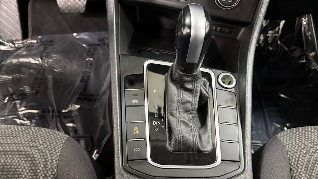 Thumbnail: 2021 Volkswagen Jetta - 15