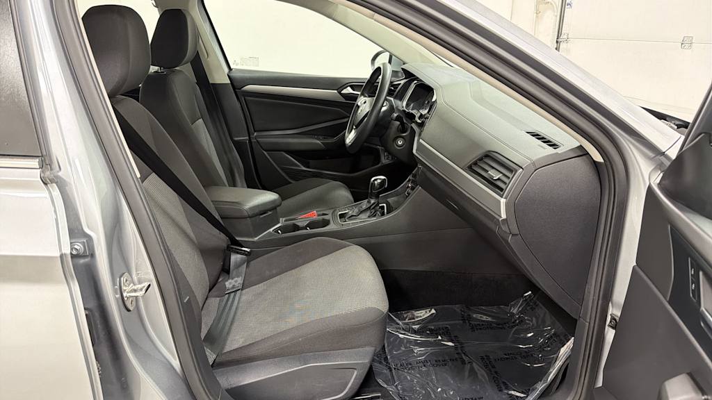 Thumbnail: 2021 Volkswagen Jetta - 30