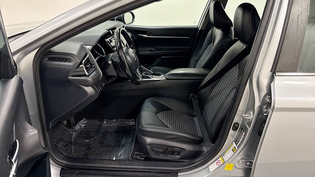 2019 Toyota Camry SE 11