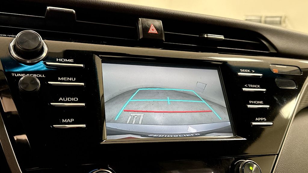 2019 Toyota Camry SE 27
