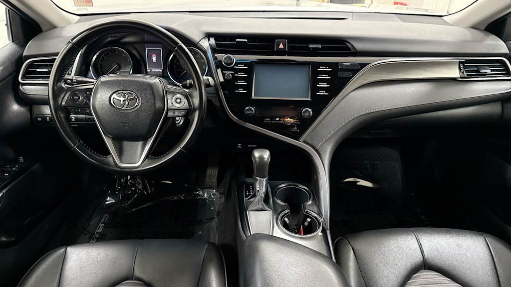 2019 Toyota Camry SE 14