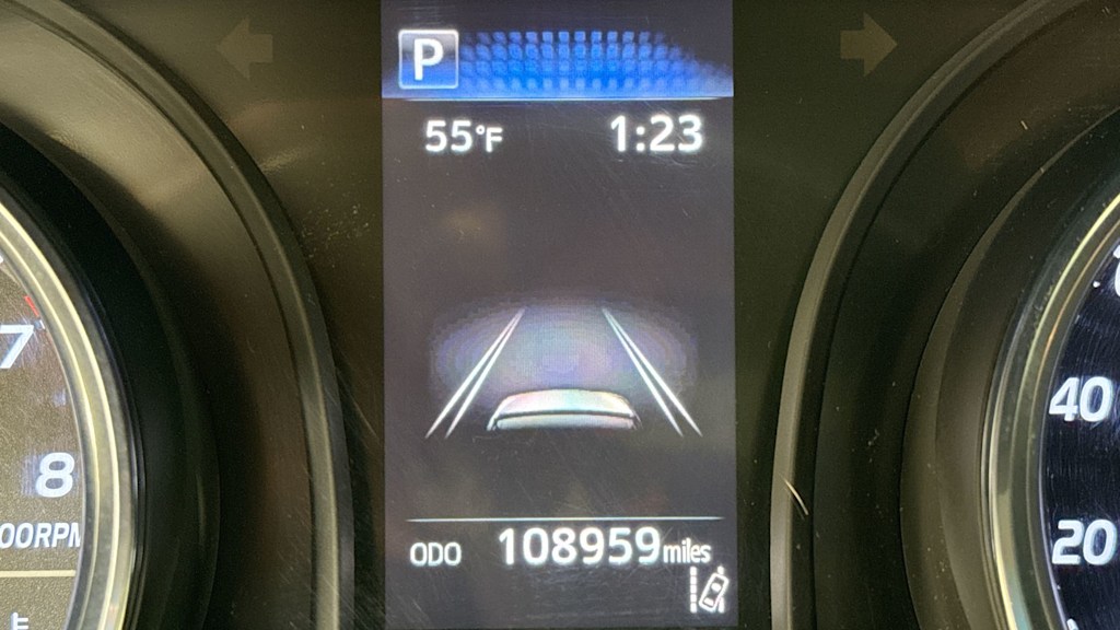 2019 Toyota Camry SE 17