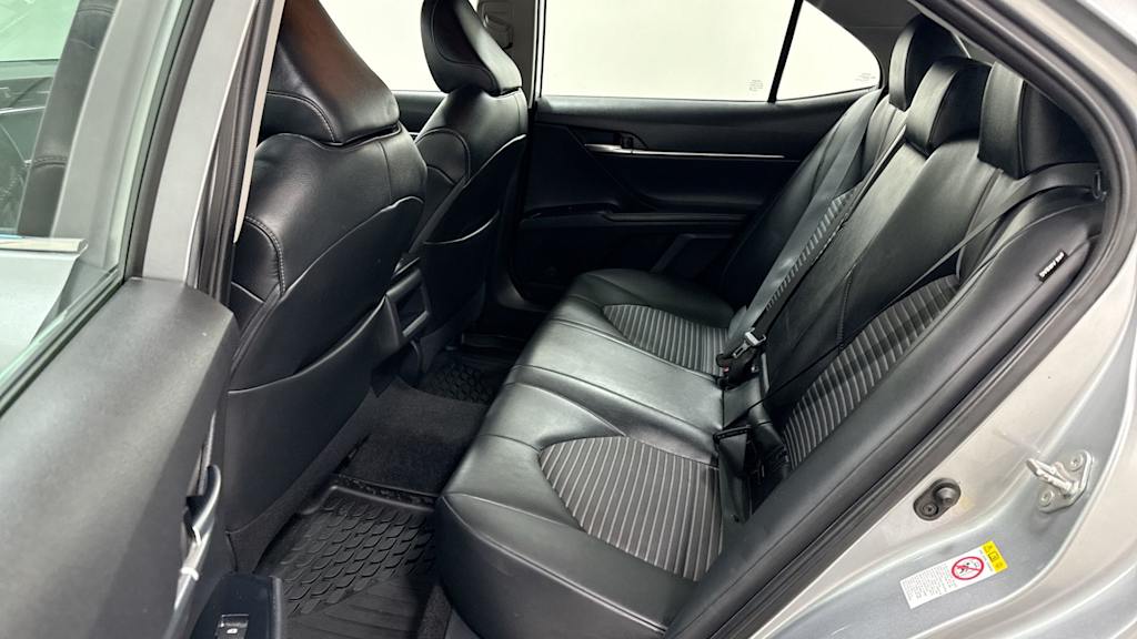 2019 Toyota Camry SE 13