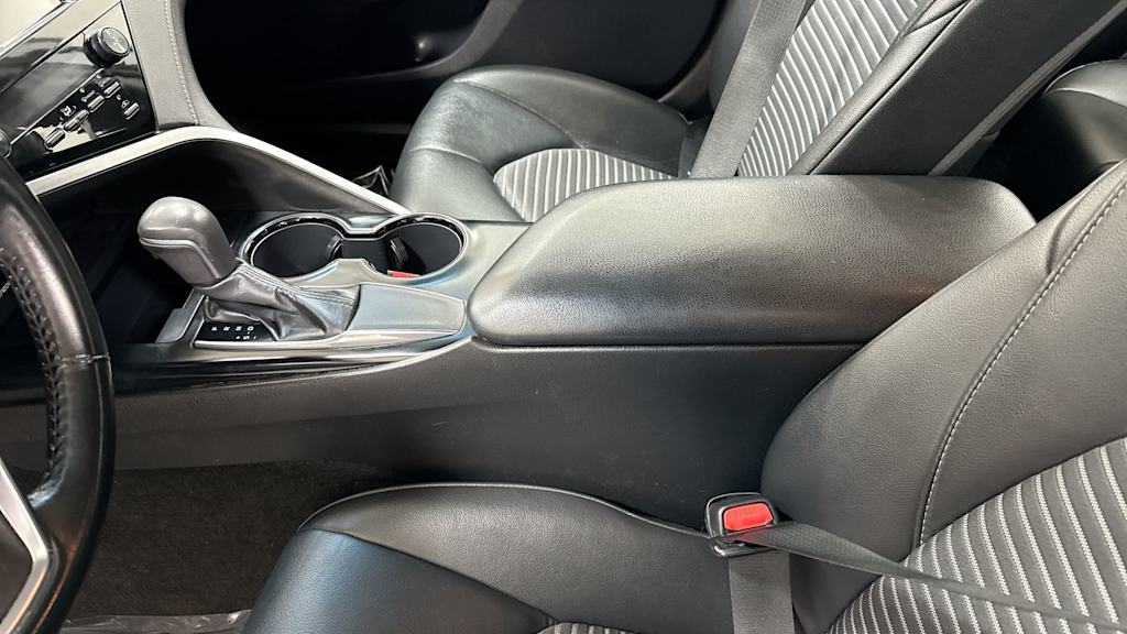 2019 Toyota Camry SE 29
