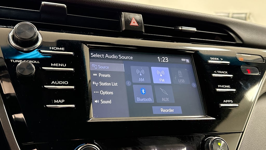 2019 Toyota Camry SE 15