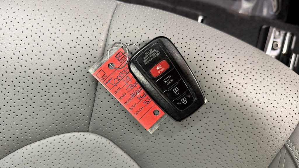 Thumbnail: 2019 Toyota Avalon - 19