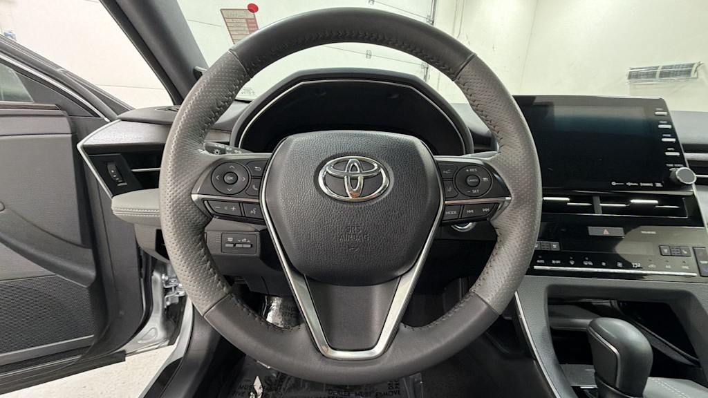 Thumbnail: 2019 Toyota Avalon - 9