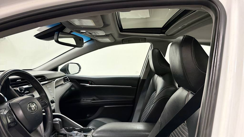 Thumbnail: 2018 Toyota Camry - 27