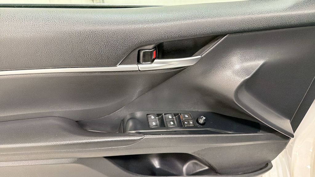 Thumbnail: 2018 Toyota Camry - 24