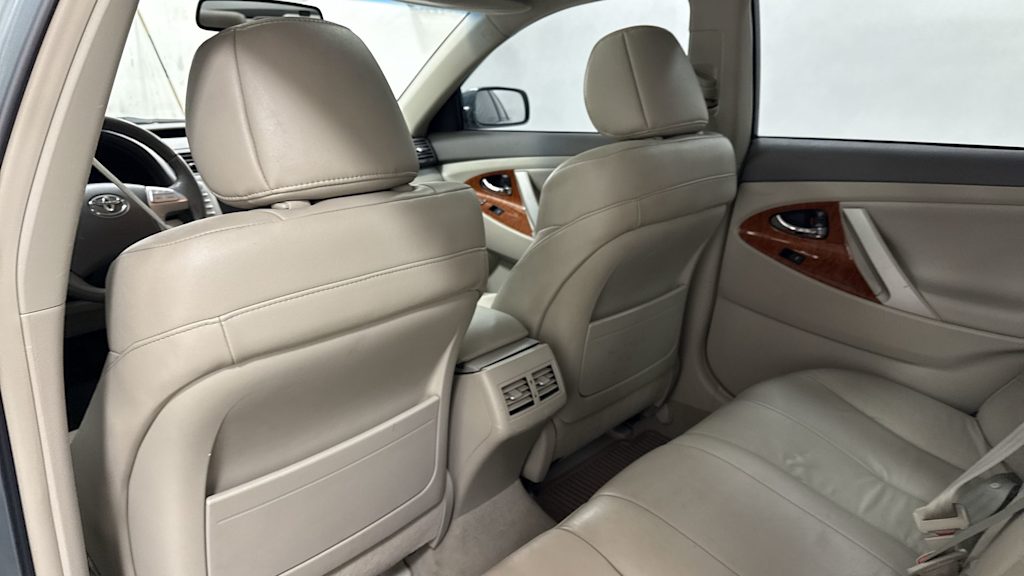 Thumbnail: 2011 Toyota Camry - 31