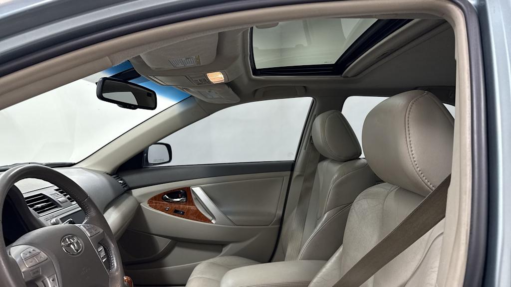 Thumbnail: 2011 Toyota Camry - 30