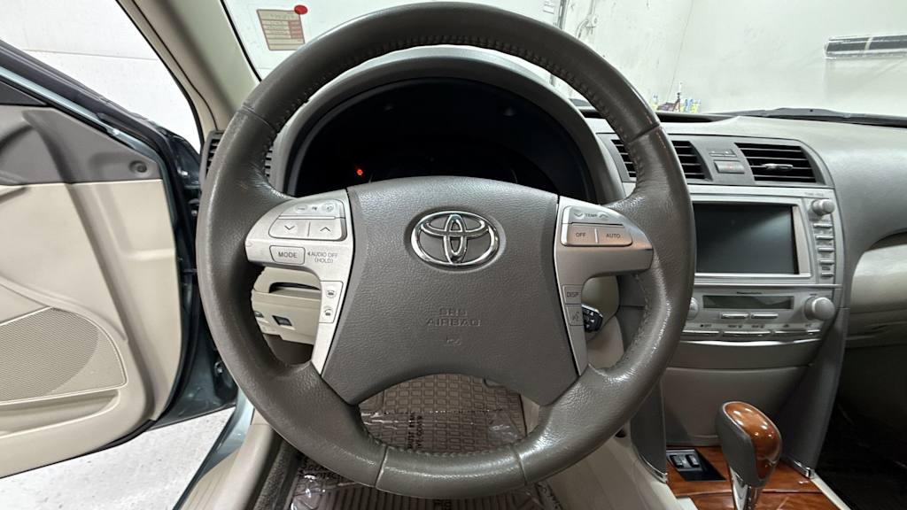 Thumbnail: 2011 Toyota Camry - 9