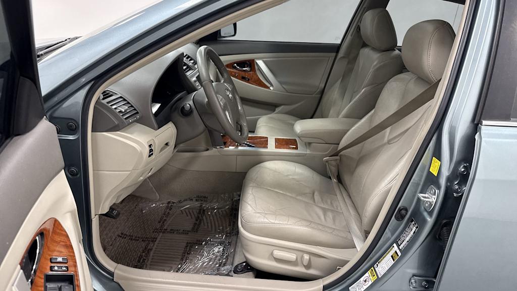 Thumbnail: 2011 Toyota Camry - 10