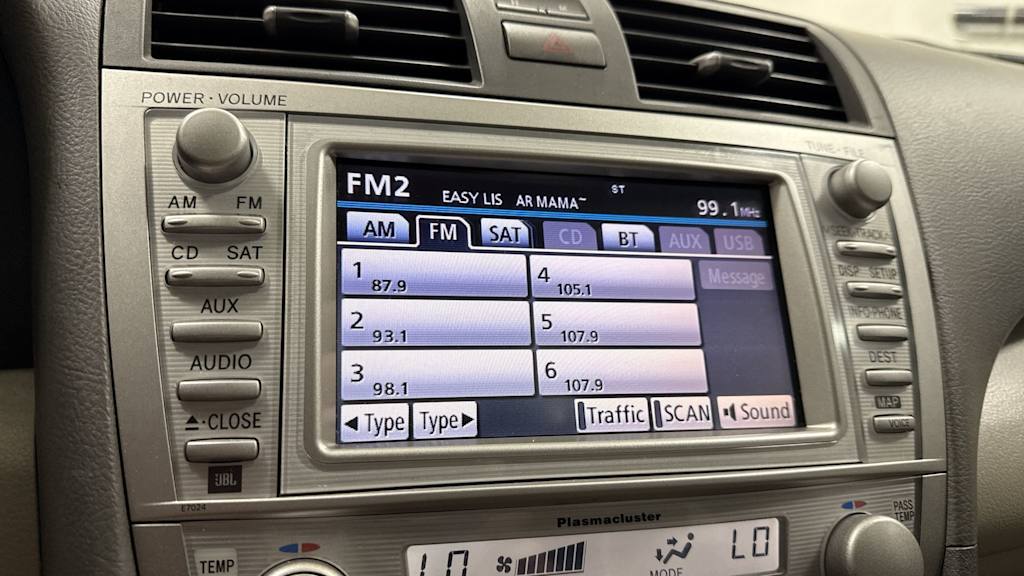 Thumbnail: 2011 Toyota Camry - 14