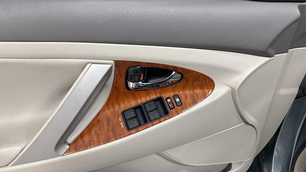 Thumbnail: 2011 Toyota Camry - 26