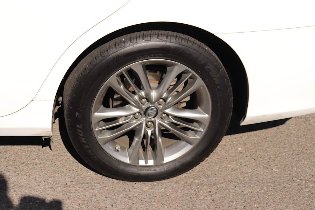 Thumbnail: 2017 Toyota Camry - 7