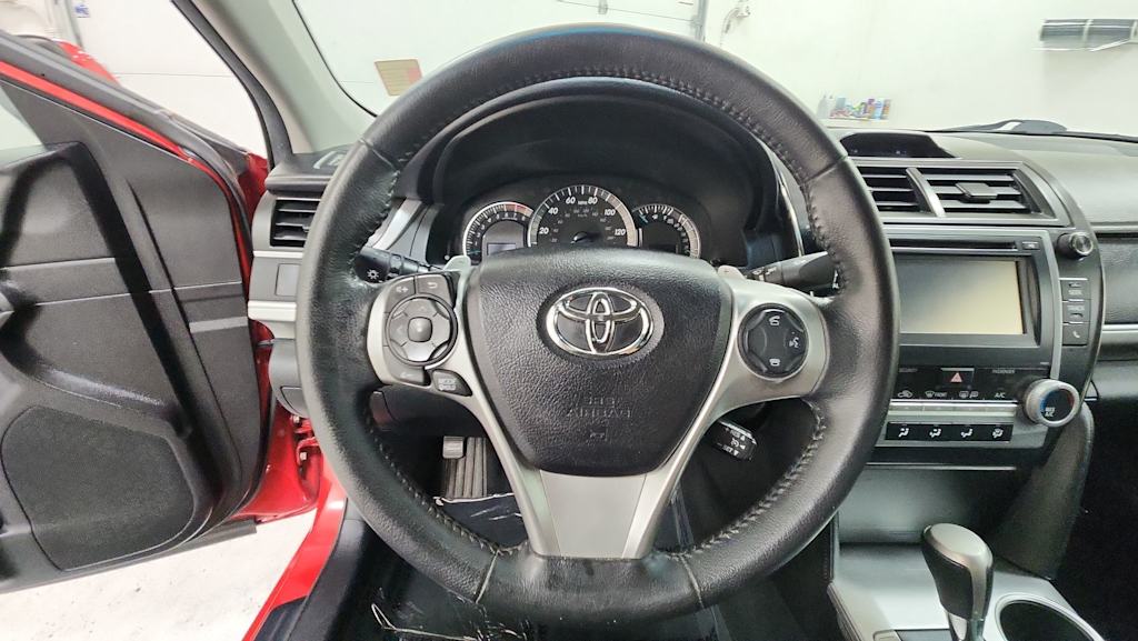 Thumbnail: 2014 Toyota Camry - 8