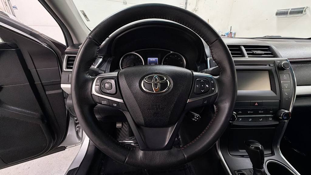 Thumbnail: 2017 Toyota Camry - 10