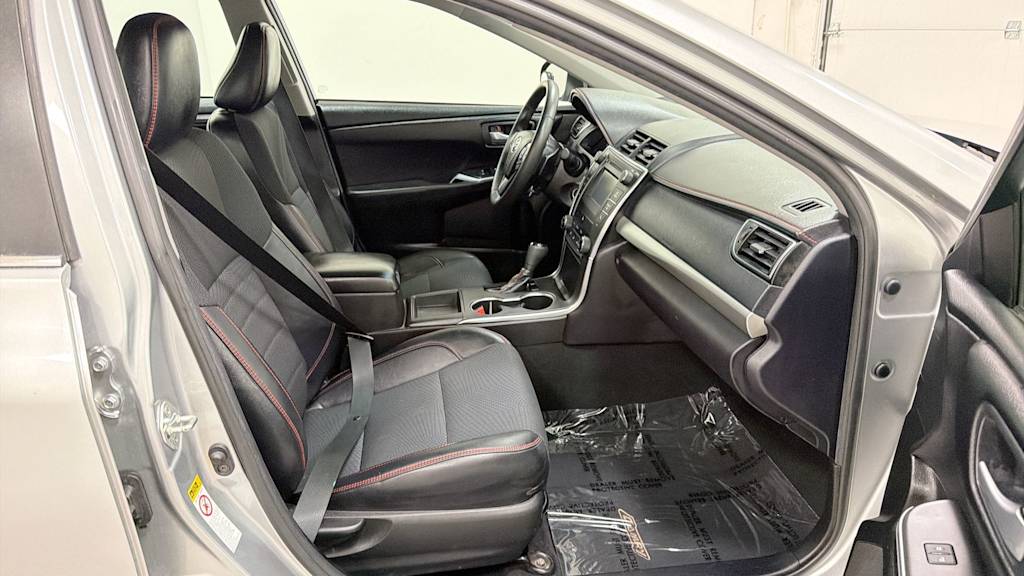Thumbnail: 2017 Toyota Camry - 30